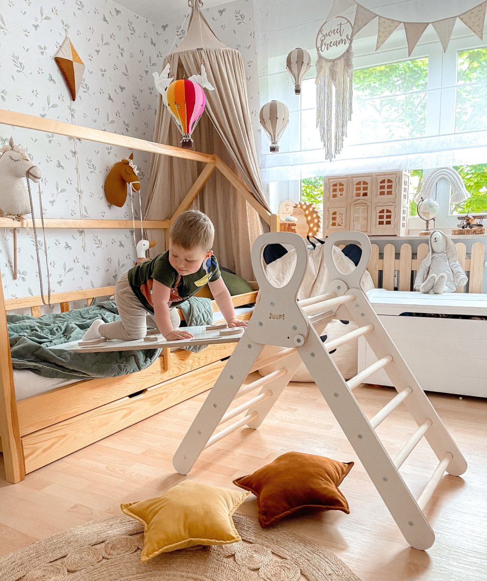 Drabinka-pikle-on-bed